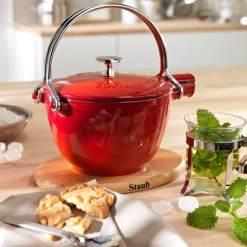 Staub Teekanne Und Wasserkessel Aus Gusseisen In Basilikumgrün -Red wine glass shop 10830 rgb 300dpi neu 3 l