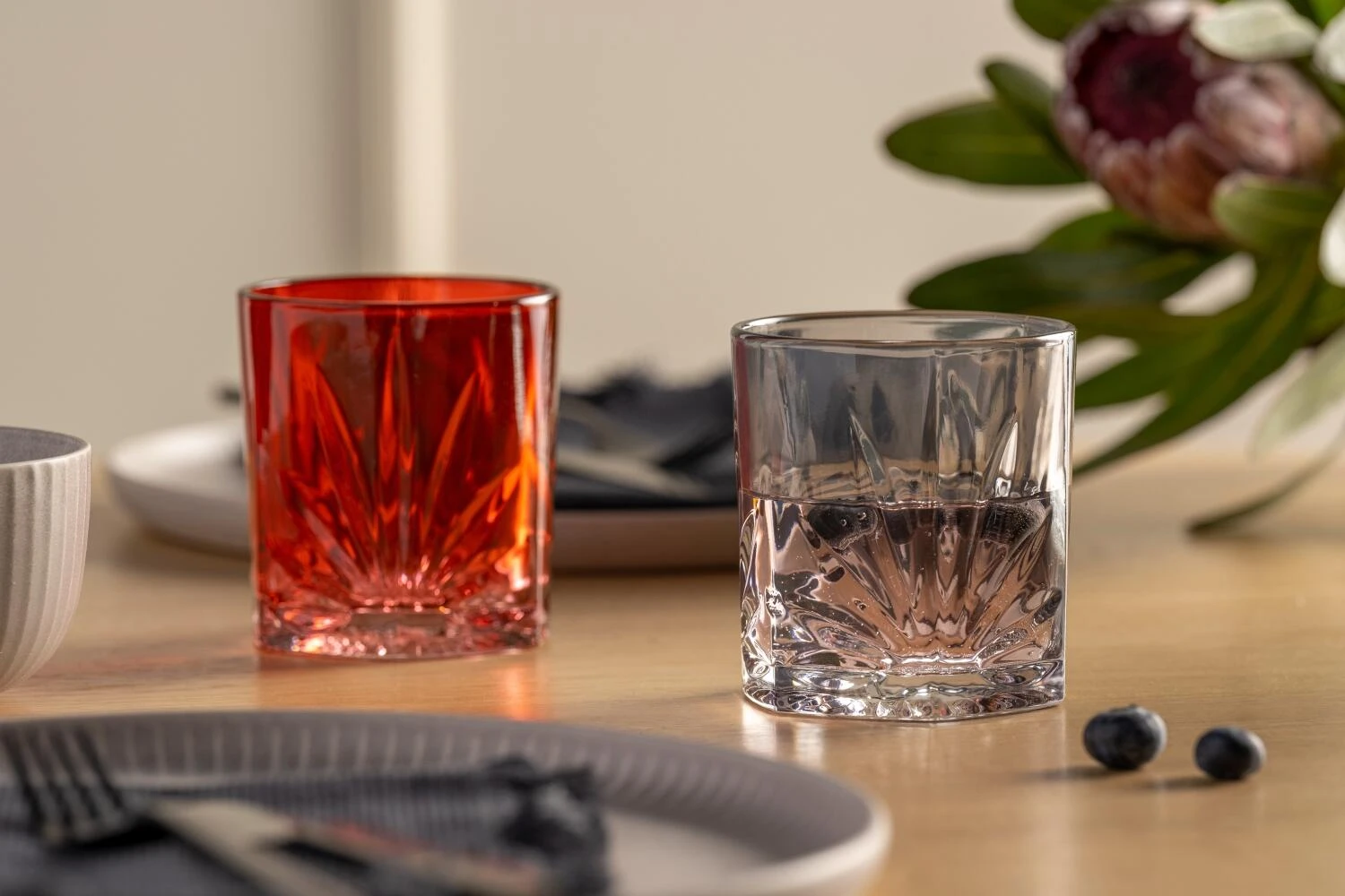 Leonardo Trinkglas CAPRI 330 Ml Grau 4 Leonardo Trinkglas CAPRI 330 Ml Grau – Bild 2