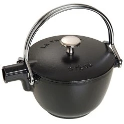 Staub Teekanne Und Wasserkessel Aus Gusseisen In Schwarz