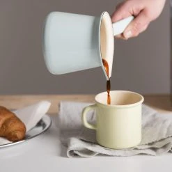 Riess Emaille Riess Kaffeekocher Aus Emaille In Türkis 9 Riess Emaille Riess Kaffeekocher Aus Emaille In Türkis -Red wine glass shop RIESS AMBIENTE CLASSIC Pastell Bunt Kaffeekocher D highres