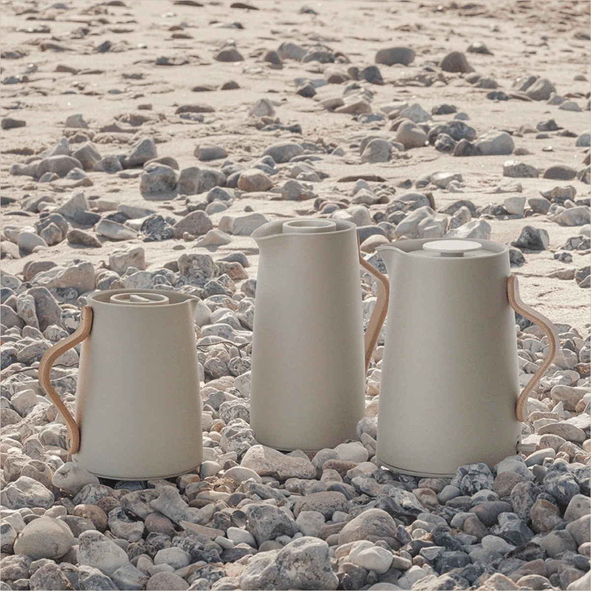 Stelton Isolierkanne Für Tee Emma 1 L In Sand 4 Stelton Isolierkanne Für Tee Emma 1 L In Sand – Bild 2